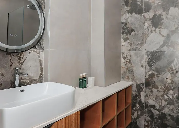 Exclusive Luxury & Free Parking Apartment