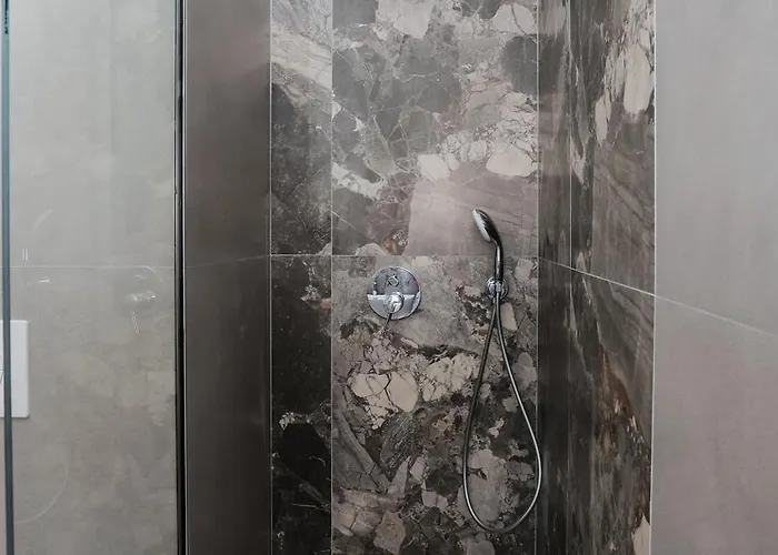 Apartment Exclusive Luxury & Free Parking Tirana