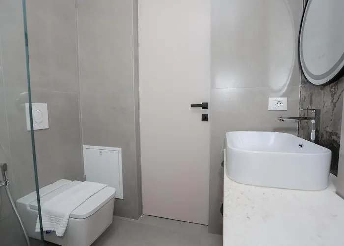 Exclusive Luxury & Free Parking Apartment *